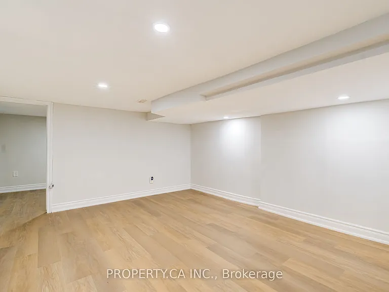242 Emerson Ave #BASEMENT — Photo 23