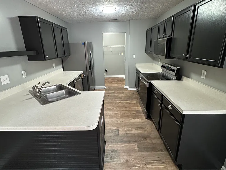 6650 Largo Ln — Photo 10