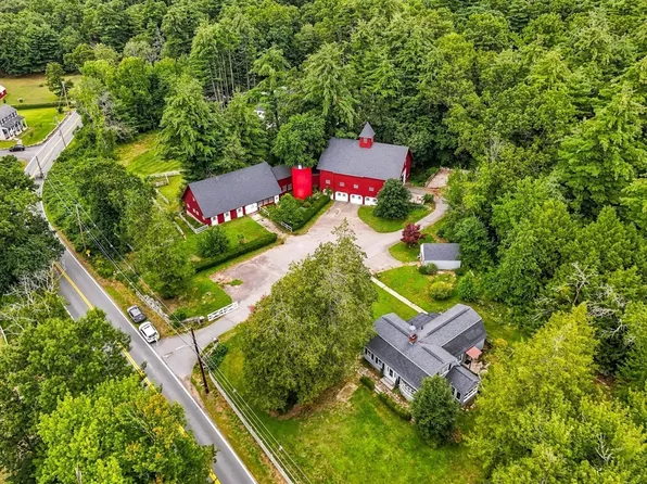 176 Sherburne Ave, Tyngsboro, MA 01879