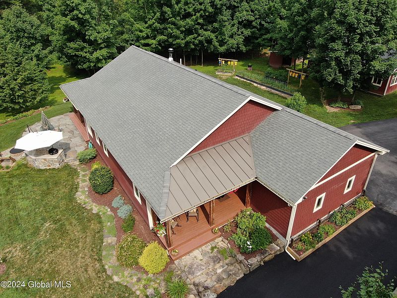 2nd image of 40 Howe Road