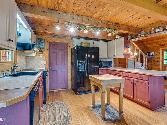 19th image of 147 Britton Ln