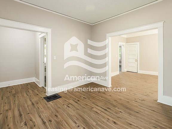 1215155_003_wm_-_living_room_13161315.jpg