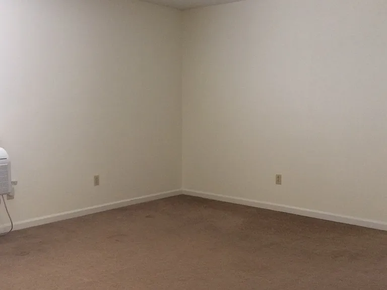 1153 Steubenville Ave — Photo 12