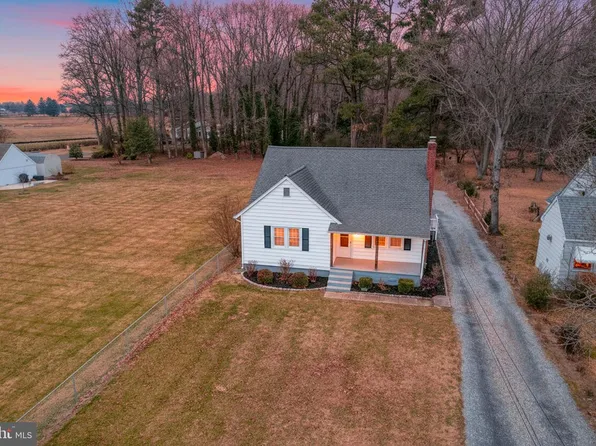 305 Delaware Ave, Harrington, DE 19952