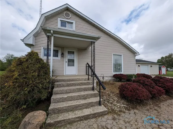 208 S Wyandot St, Carey, OH 43316