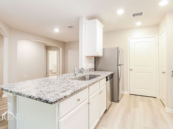 5th image of 10462 Sweetwater Creek Dr