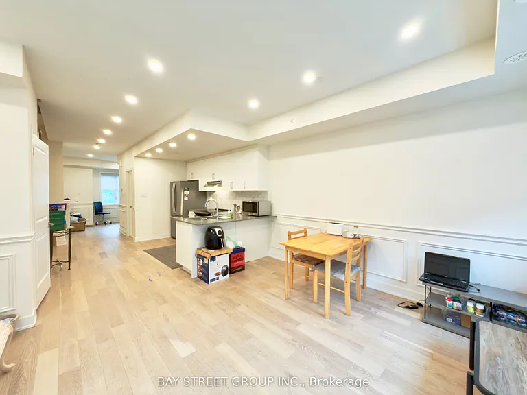 26 William Duncan Rd — Photo 7