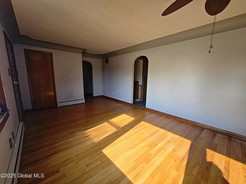 4th image of 1335 Midline Road