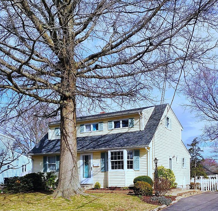 1st image of 12 Mansfield Ave