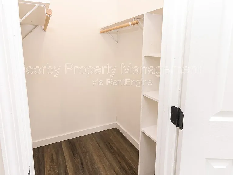 1118 McBrien Rd #B — Photo 10