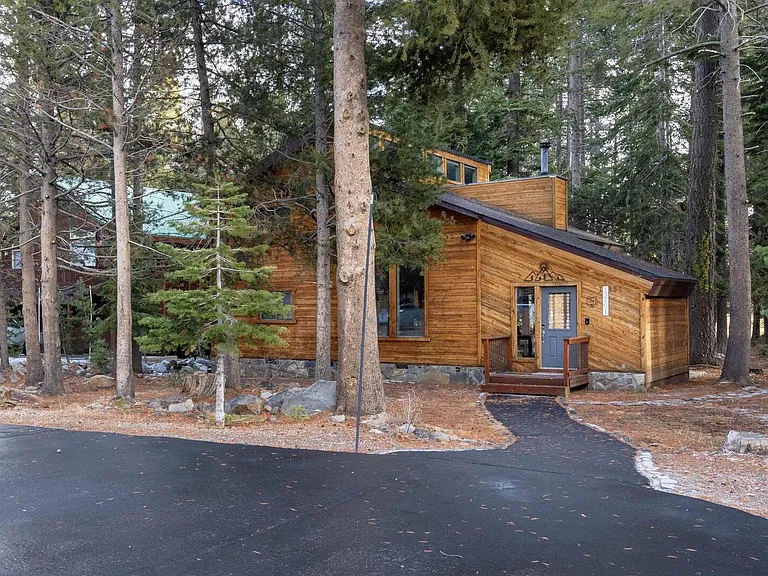 12151 Snowpeak Way — Photo 20