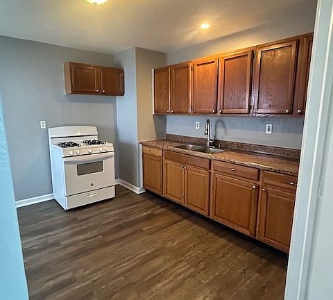 5th image of 6746 E 52nd St