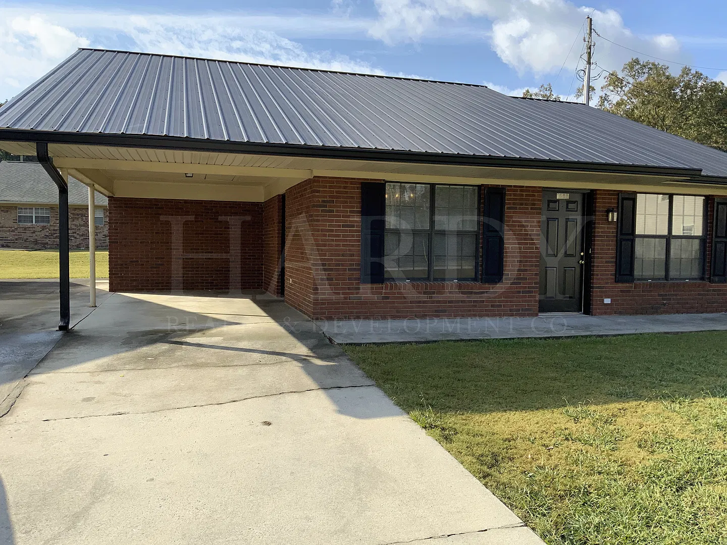 Old Summerville Road Duplexes — Photo 1