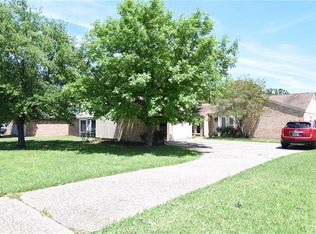 2709 Brothers Blvd, College Station, TX 77845