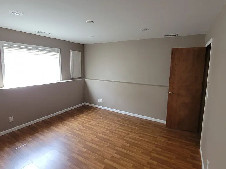 932 Pleasant Ave — Photo 12