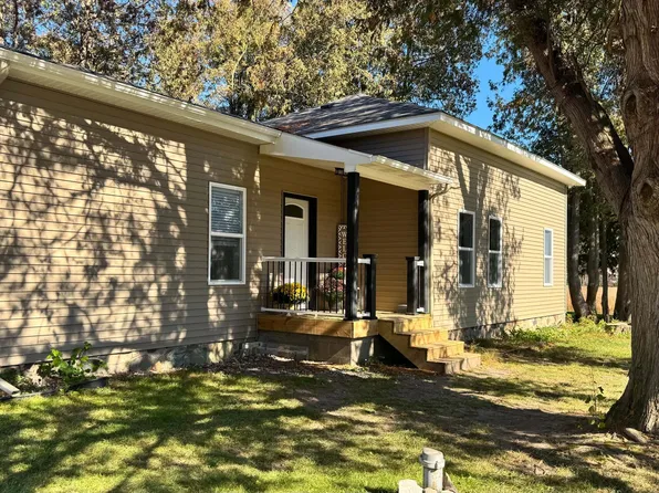 10128 Kickland Rd, Greenville, MI 48838