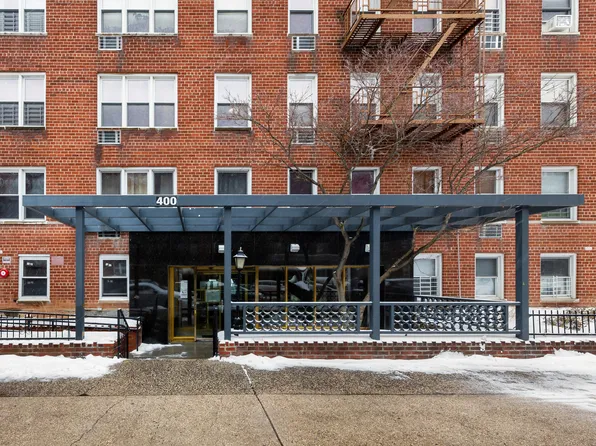 400 East 17th Street 300 image 6 of 6