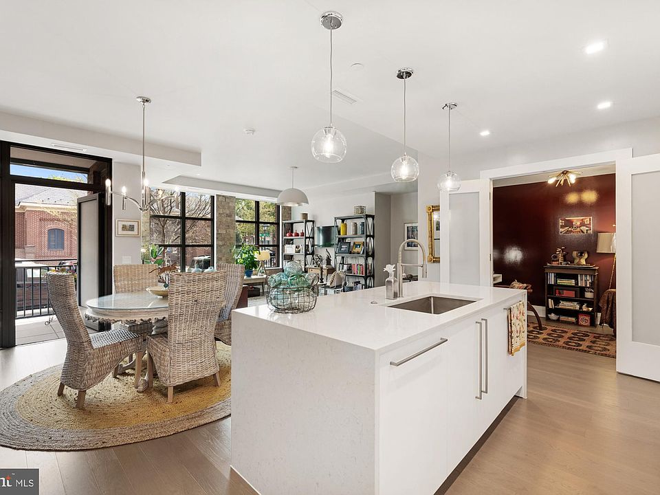1st image of 22 Bakers Walk #105