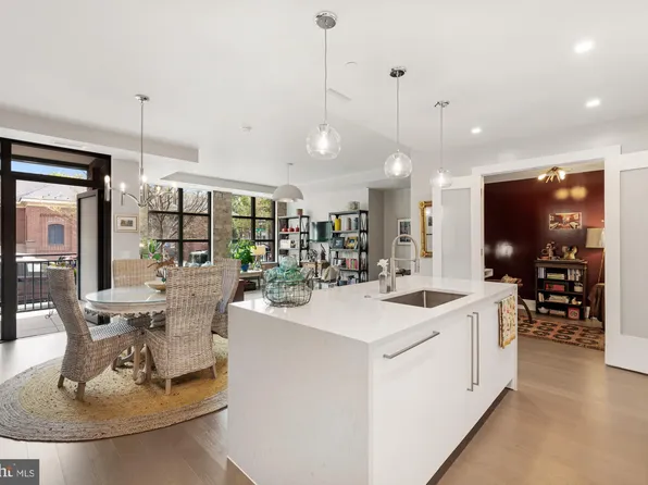 22 Bakers Walk #105, Alexandria, VA 22314