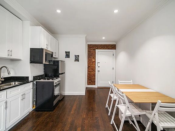 3rd image of 442 Hudson St #4C