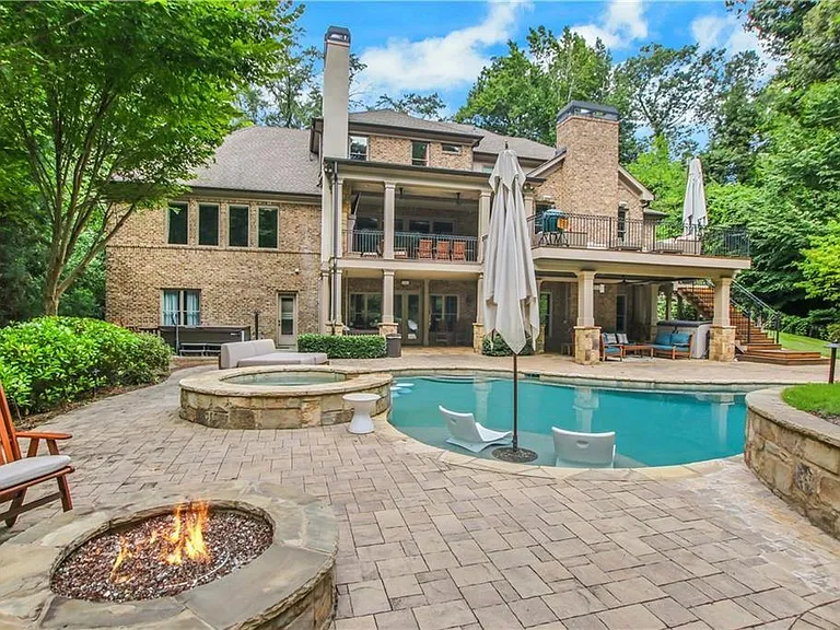 5265 Peachtree Dunwoody Rd — Photo 100