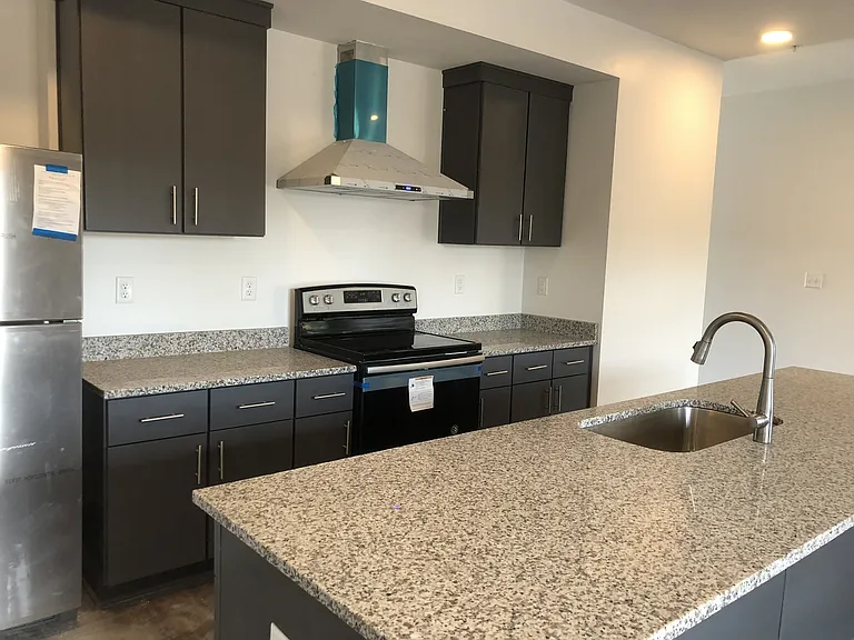 St. Thomas Flats — Photo 16