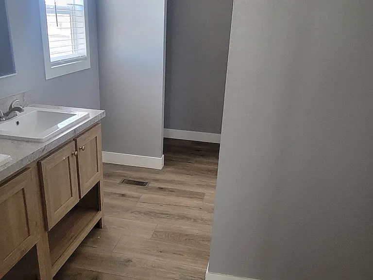 4214 E Fremont St — Photo 12
