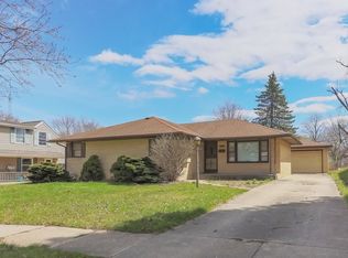 2332 Wisconsin Rd, Rockford, IL 61108