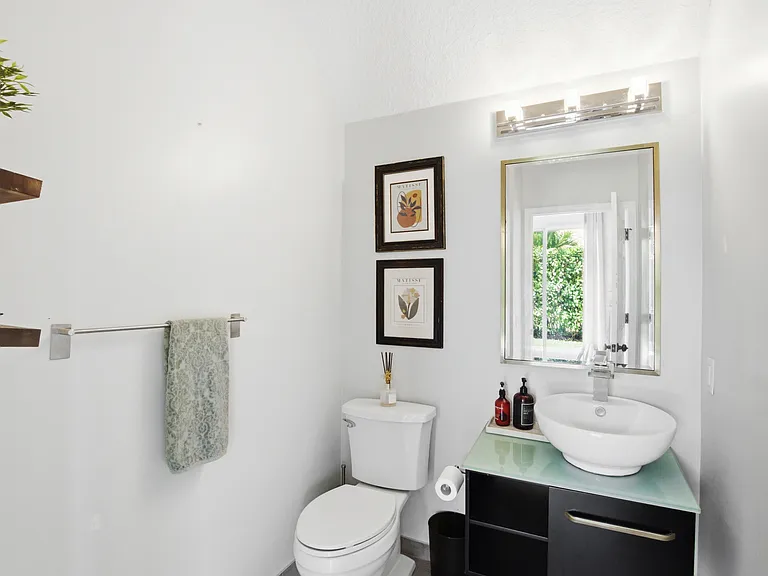101 Mill Pond Ln — Photo 9