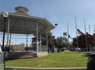 110 E Main St, Pilot Point, TX 76258