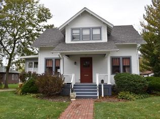 447 S Main St, Wauconda, IL 60084