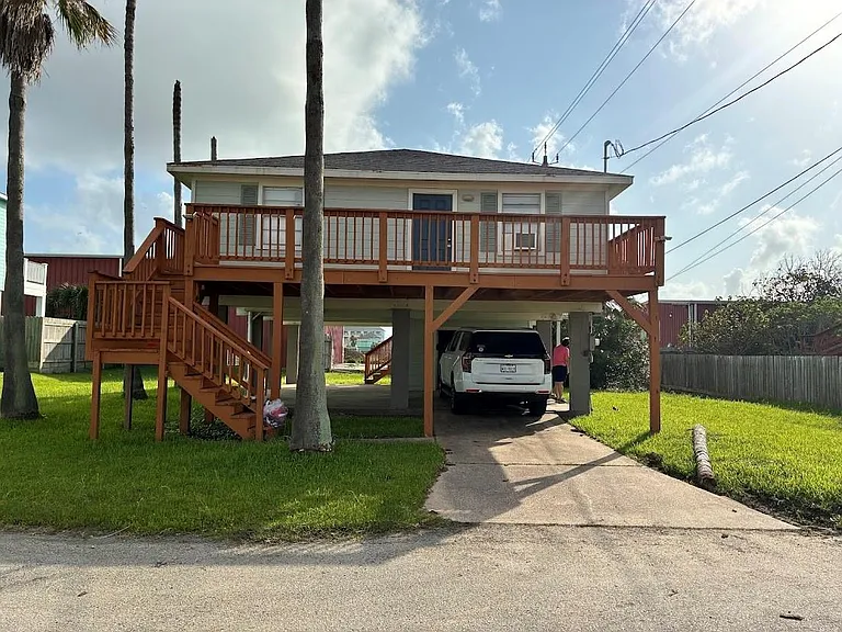 3705 Rice St — Photo 1