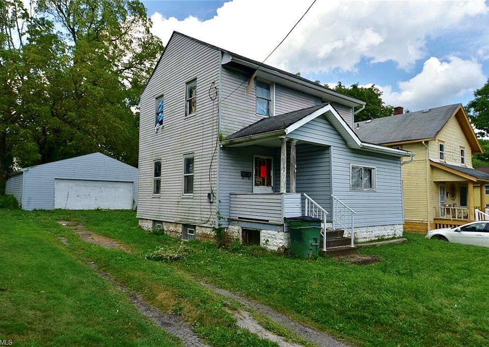 2nd image of 2568 Mount Vernon Ave