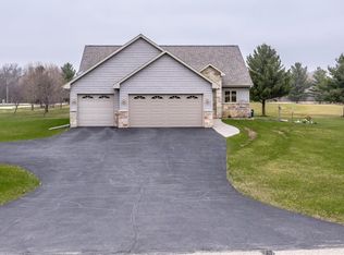 W1442 Seward Cir, Berlin, WI 54923