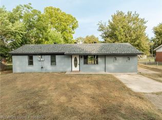 904 22nd St, Barling, AR 72923