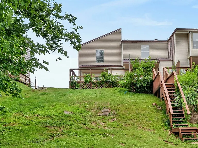 921 Kingsbury Dr #C — Photo 30