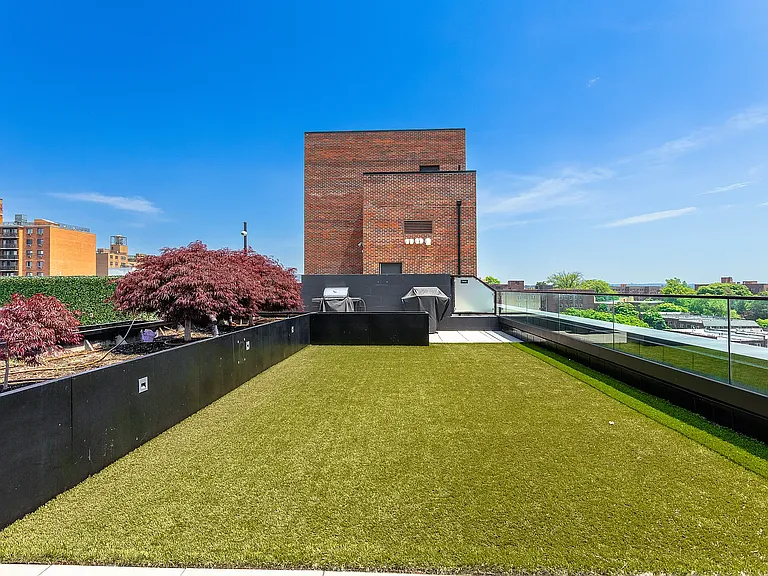 14474 Northern Blvd #PHM — Photo 20