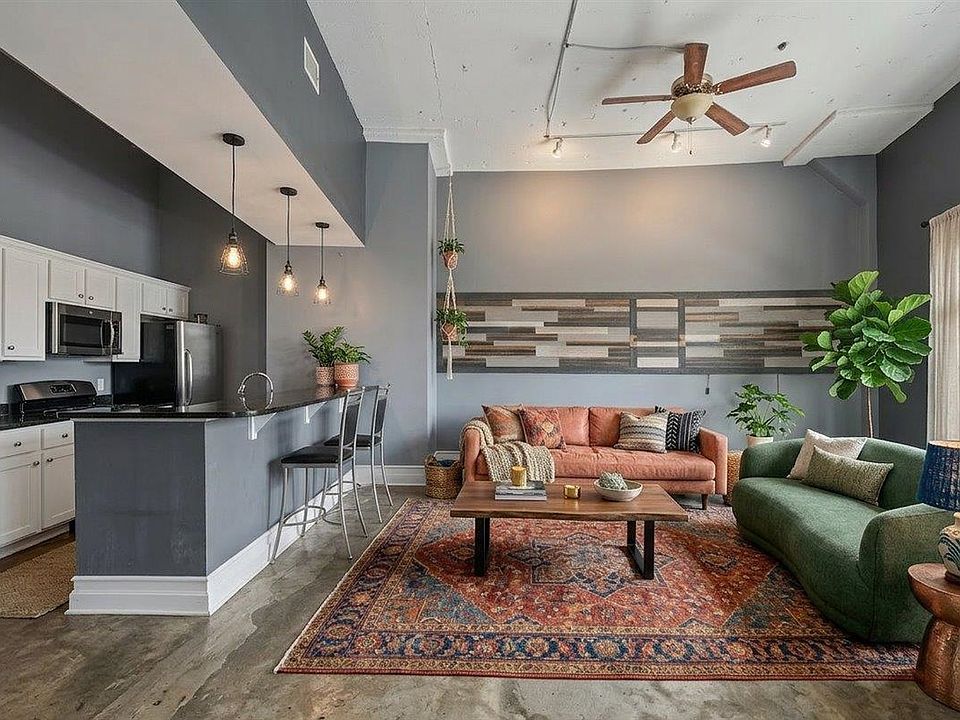 1st image of 648 Riverside Dr APT 207