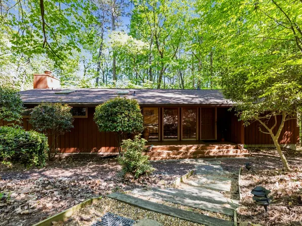 106 Porter Pl, Chapel Hill, NC 27514