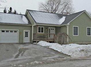 19 Sampson St, Winterport, ME 04496