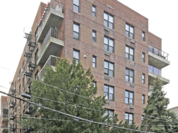 141-05 Northern Boulevard image 4 of 25