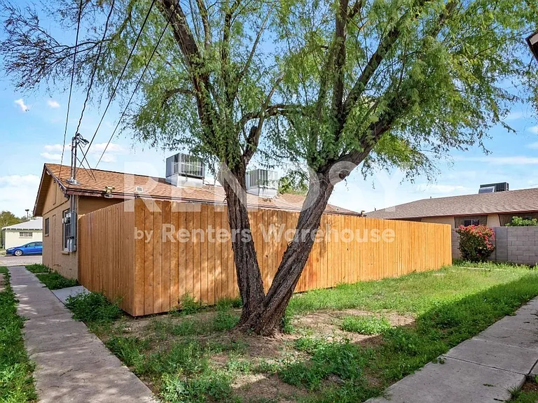 729 E Mission Ln #1 — Photo 31