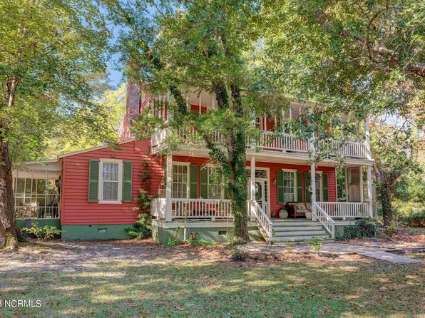 677 Governors Road SE, Winnabow, NC 28479