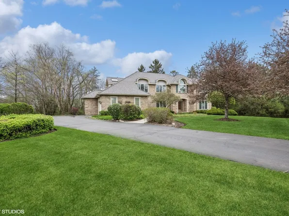 133 Hillshire Ct, Inverness, IL 60010