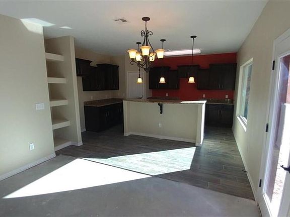 4th image of 672 Pete Payan Dr