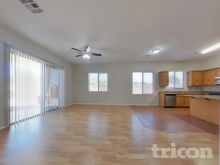20834 N Jones Ct — Photo 5
