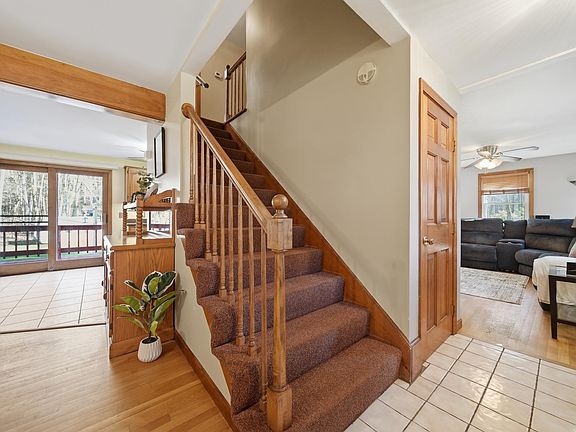 5th image of 27 Winslow Farm Road