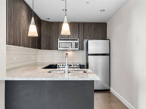 3rd image of 788 12th Ave SW #1102