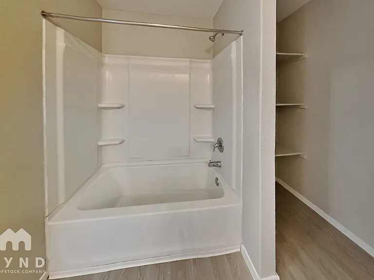 9539 Apple Ridge Ln — Photo 10