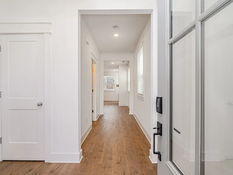 712 Caraway Ln — Photo 2